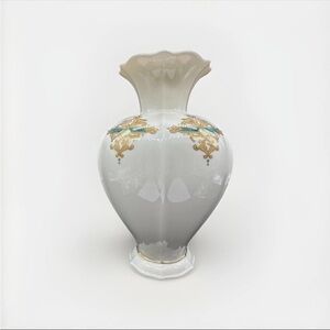 Lenox Collectible Porcelain Catalan Vase 8” Made in USA Gold Green Retired‎